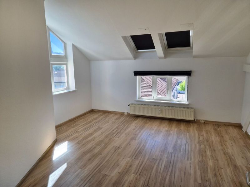 Dachgeschosswohnung mit 5 Zimmern, Einbauküche und Lift in Nordhausen